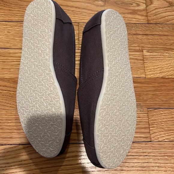 Toms Shoes - Picture 6 of 6